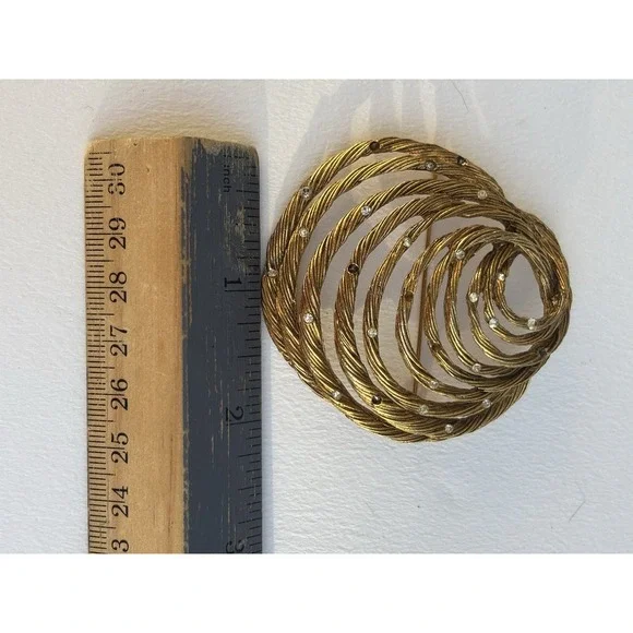 Vintage CAPRI Brooch Costume Jewelry Small Rhinestones (missing a few) Gold Tone - Picture 4 of 11